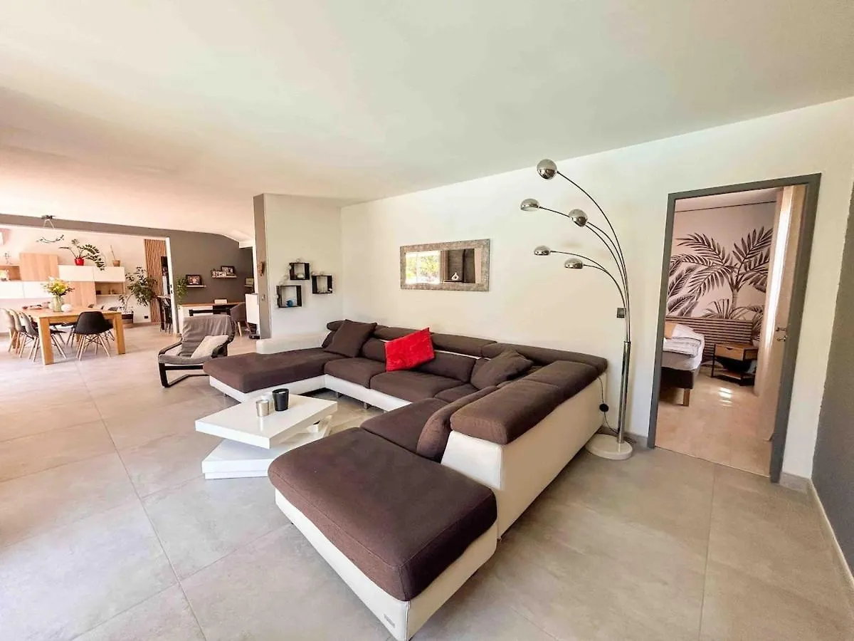 Maison Spacieuse Avec Piscine A Sanary-Sur-Mer Francja